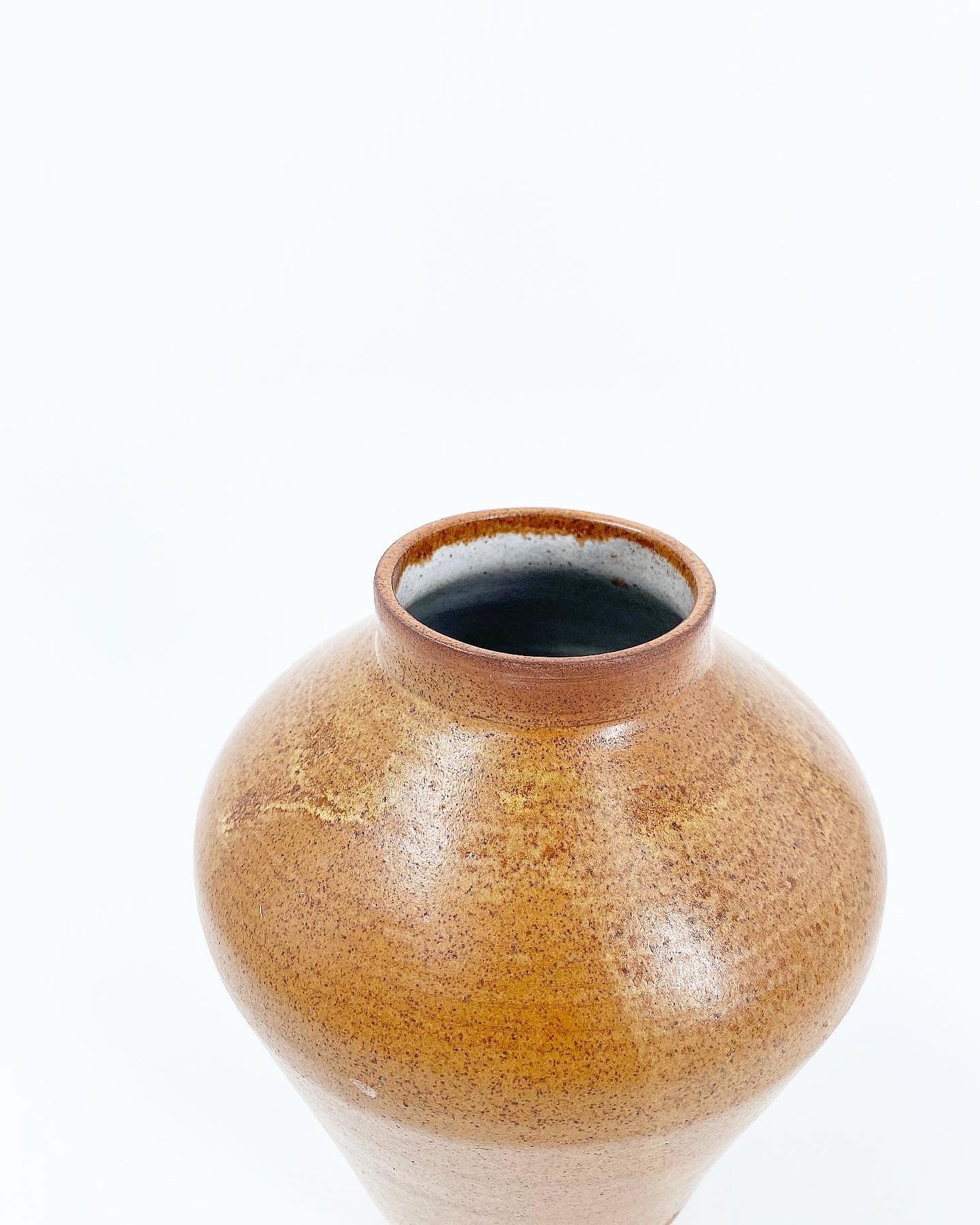 Caramel vase